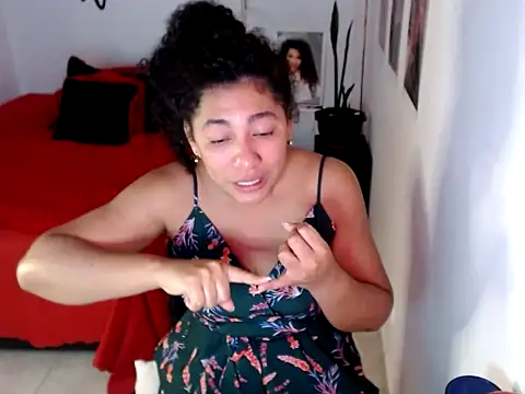 Snapshot of bellacrespalatina chatting on 09/14/25, 08:13 bellacrespalatina online show from 09/14/25, 08:13