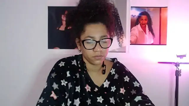 Snapshot of bellacrespalatina chatting on 10/09/25, 02:48 bellacrespalatina online show from 10/09/25, 02:48