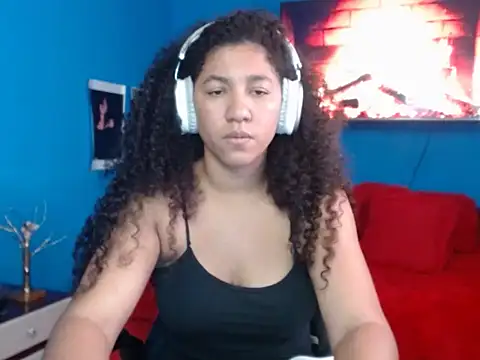 Snapshot of bellacrespalatina chatting on 10/31/25, 01:28 bellacrespalatina online show from 10/31/25, 01:28