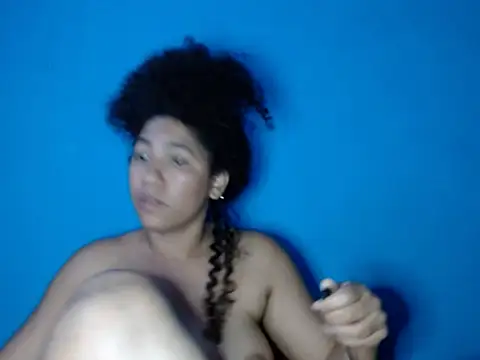 Snapshot of bellacrespalatina chatting on 11/01/25, 03:19 bellacrespalatina online show from 11/01/25, 03:19