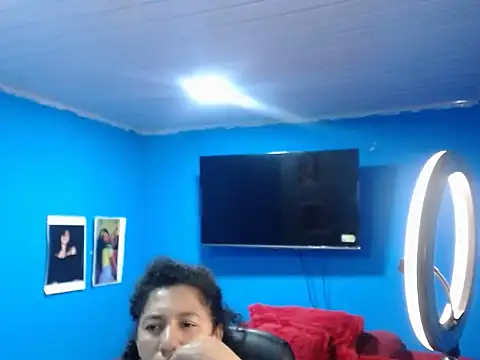 Snapshot of bellacrespalatina chatting on 11/07/25, 12:54 bellacrespalatina online show from 11/07/25, 12:54