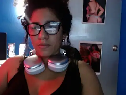 Snapshot of bellacrespalatina chatting on 11/08/25, 01:28 bellacrespalatina online show from 11/08/25, 01:28