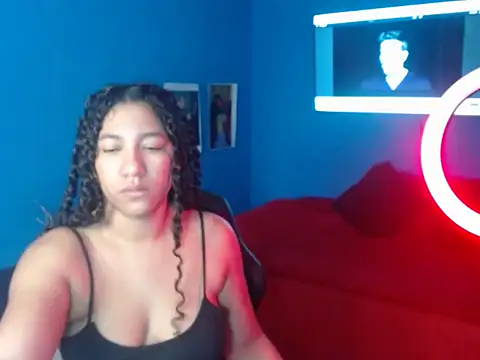 Snapshot of bellacrespalatina chatting on 11/09/25, 04:05 bellacrespalatina online show from 11/09/25, 04:05