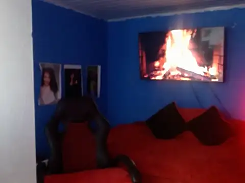 Snapshot of bellacrespalatina chatting on 11/28/25, 07:16 bellacrespalatina online show from 11/28/25, 07:16