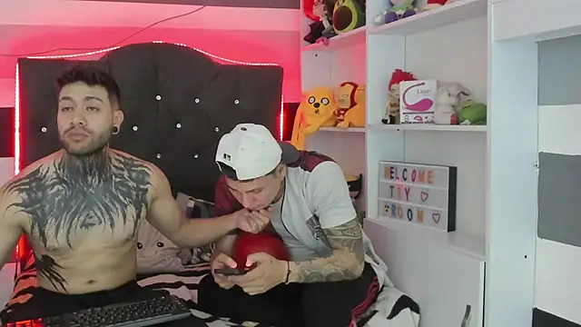 Snapshot of _tatho_perovich_ chatting on 12/12/24, 04:37 tatho perovich online show from 12/12/24, 04:37