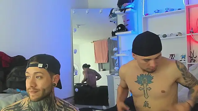 Snapshot of _tatho_perovich_ chatting on 12/23/24, 04:33 tatho perovich online show from 12/23/24, 04:33