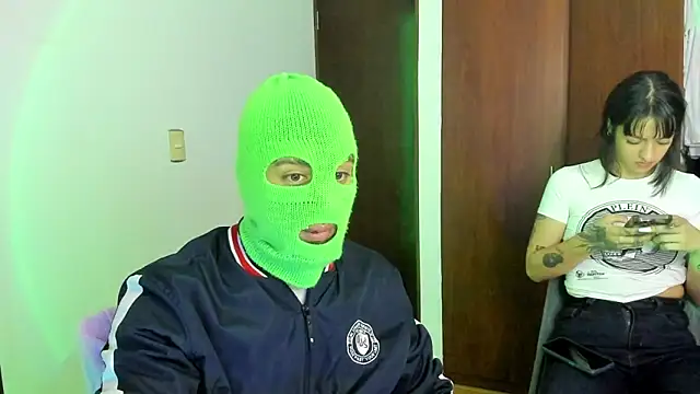 Snapshot of _tatho_perovich_ chatting on 02/19/25, 01:40 tatho perovich online show from 02/19/25, 01:40