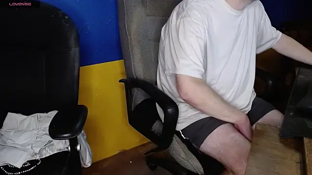 shyhuskyguy online show from 12/05/25, 05:05