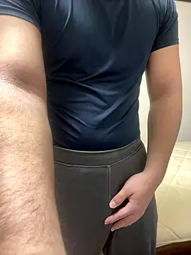 YU-KI00 online show from 12/18/25, 10:10