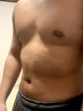 YU-KI00 online show from 12/22/25, 10:23