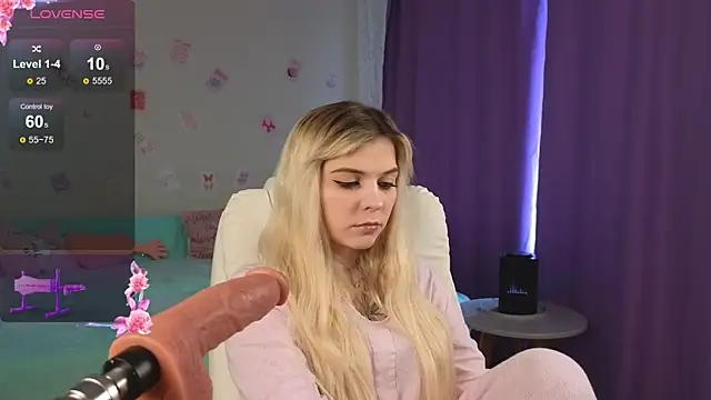 Snapshot of Kate_Legend chatting on 09/14/25, 02:33 Kate Legend online show from 09/14/25, 02:33