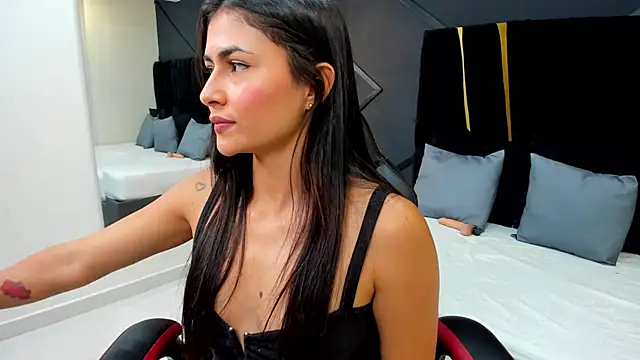 emilie xx  online show from 12/10/24, 05:33