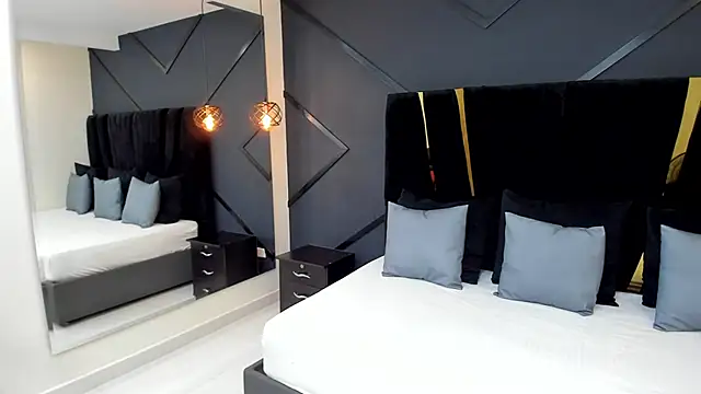 emilie xx  online show from 12/11/24, 05:04