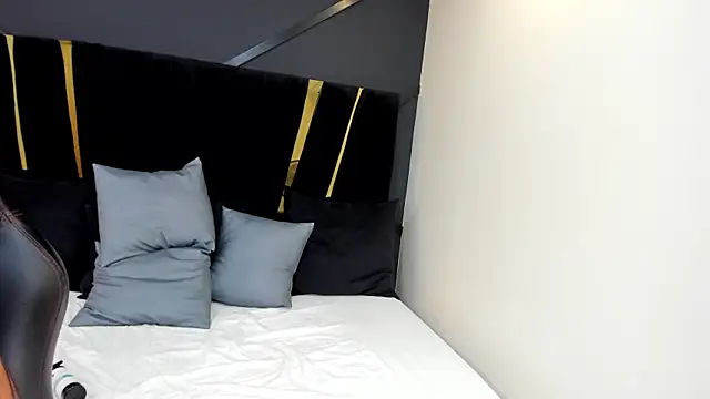 emilie xx  online show from 01/27/25, 08:28