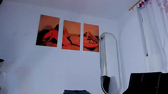 Snapshot of alexafit chatting on 10/30/25, 08:42 alexafit online show from 10/30/25, 08:42