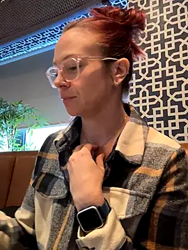 Snapshot of MelodyRoseUk chatting on 11/18/25, 09:58 MelodyRoseUk online show from 11/18/25, 09:58