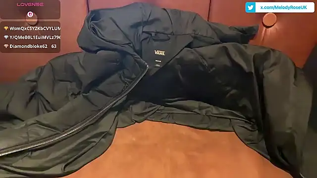 Snapshot of MelodyRoseUk chatting on 12/18/25, 11:38 MelodyRoseUk online show from 12/18/25, 11:38