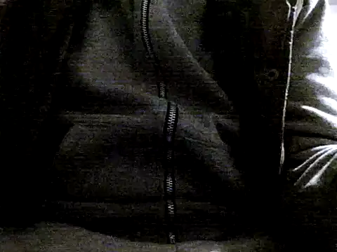 Snapshot of frank32love chatting on 12/04/24, 03:32 frank32love online show from 12/04/24, 03:32