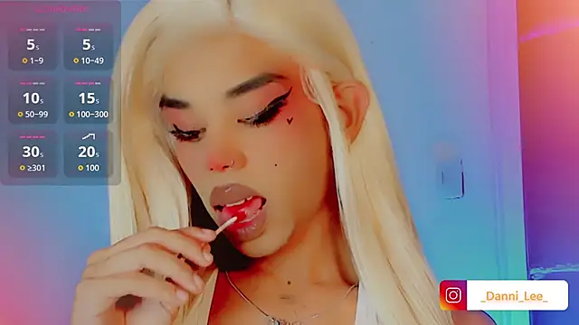 DanniLee  online show from 11/03/25, 11:04