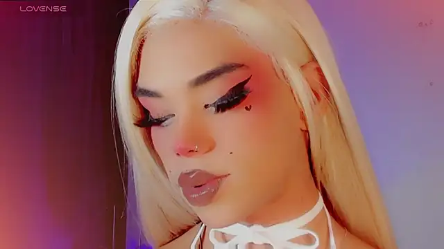 DanniLee  online show from 12/19/25, 09:33