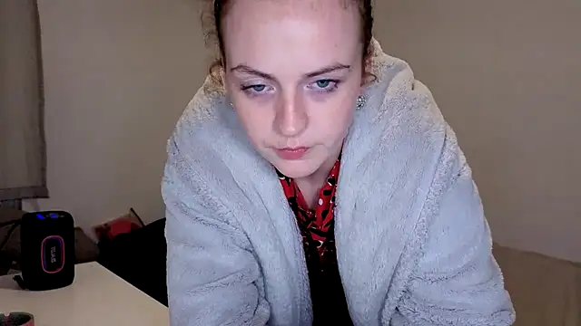 ENGLISHEMILY 69 online show from 12/13/25, 08:36