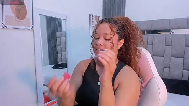 zulyjones online show from 04/14/26, 12:44