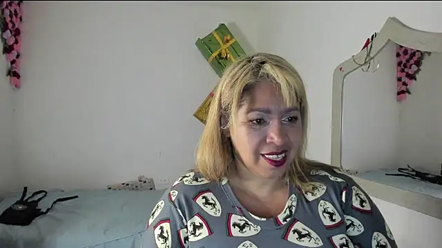 Snapshot of anubys_godes chatting on 12/19/24, 12:23 anubys godes online show from 12/19/24, 12:23