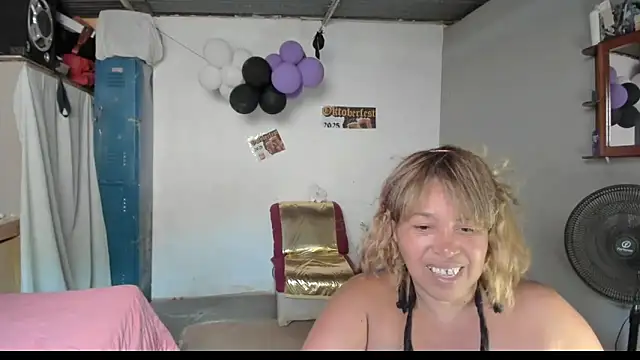 Snapshot of anubys_godes chatting on 09/28/25, 03:50 anubys godes online show from 09/28/25, 03:50