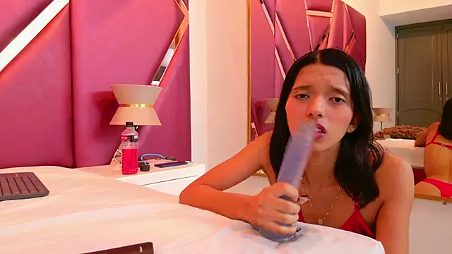 Snapshot of RebecaRelish chatting on 12/19/24, 06:56 RebecaRelish online show from 12/19/24, 06:56