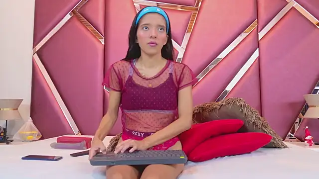 Snapshot of RebecaRelish chatting on 01/04/25, 03:40 RebecaRelish online show from 01/04/25, 03:40