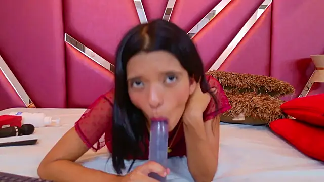 Snapshot of RebecaRelish chatting on 01/11/25, 04:48 RebecaRelish online show from 01/11/25, 04:48