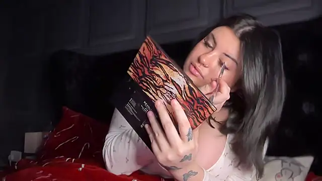 curvybabesx1 online show from 11/27/25, 03:52