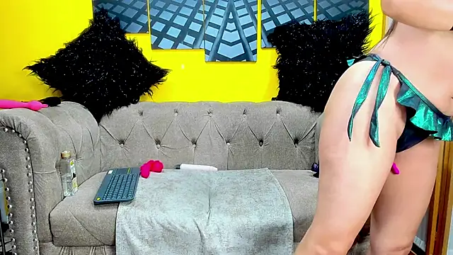 Snapshot of SusanSlim chatting on 11/07/25, 04:51 SusanSlim online show from 11/07/25, 04:51