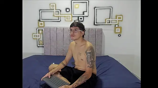 Snapshot of alana_dirty_sex chatting on 10/25/25, 12:40 alana dirty sex online show from 10/25/25, 12:40