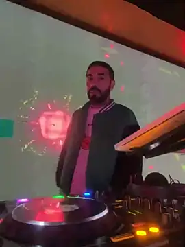 Snapshot of djtimka chatting on 10/12/25, 06:29 djtimka online show from 10/12/25, 06:29