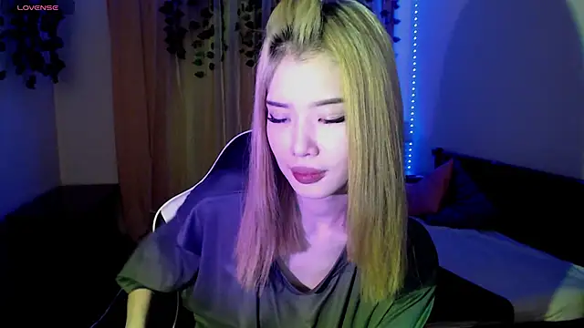 Snapshot of Velvetsky_1 chatting on 02/03/25, 02:13 Velvetsky 1 online show from 02/03/25, 02:13