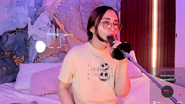 centaurigirl online show from 10/18/25, 03:42