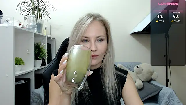 Sunny bunny6 online show from 09/22/25, 04:58