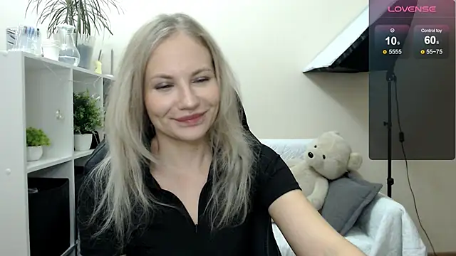 Sunny bunny6 online show from 10/15/25, 02:44