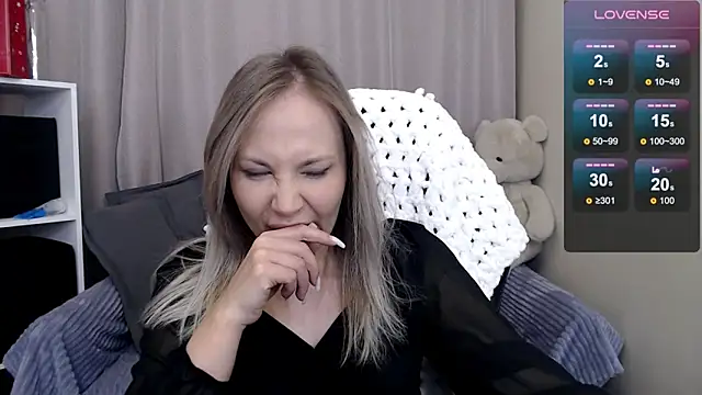 Sunny bunny6 online show from 02/09/26, 07:40