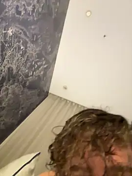 Snapshot of Your_femboy24 chatting on 10/15/25, 10:32 Your femboy24 online show from 10/15/25, 10:32