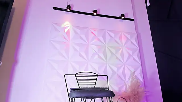 Snapshot of Emilyh_ chatting on 01/22/25, 01:53 Emilyh online show from 01/22/25, 01:53