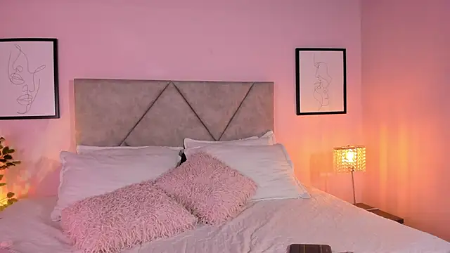 Emilyh  online show from 03/10/26, 11:26