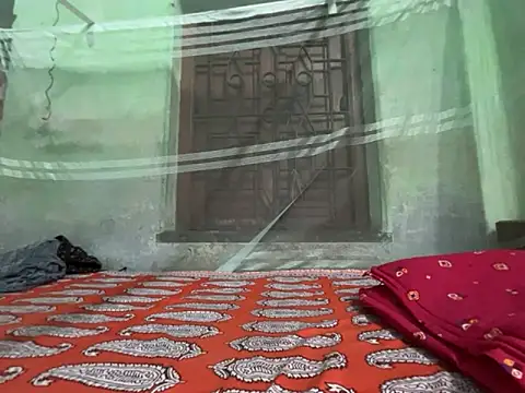 Snapshot of MyBigDick100@xh chatting on 10/31/25, 11:06 MyBigDick100xh online show from 10/31/25, 11:06