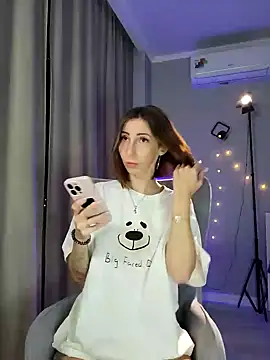 Snapshot of _Moriko_ chatting on 01/19/25, 03:21 Moriko online show from 01/19/25, 03:21