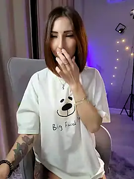 Snapshot of _Moriko_ chatting on 01/21/25, 03:21 Moriko online show from 01/21/25, 03:21