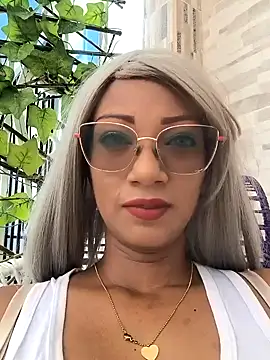 Snapshot of Amaliu_ chatting on 01/27/25, 04:33 Amaliu online show from 01/27/25, 04:33