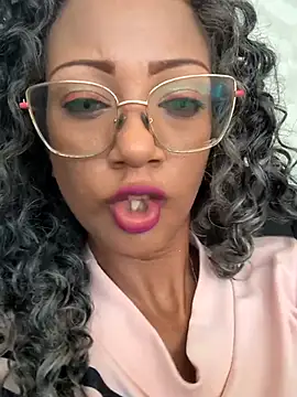 Snapshot of Amaliu_ chatting on 03/10/25, 08:56 Amaliu online show from 03/10/25, 08:56