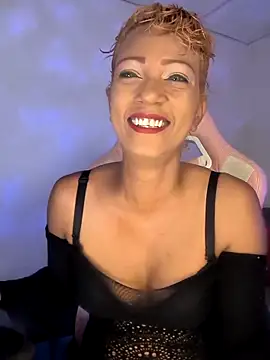 Snapshot of Amaliu_ chatting on 09/12/25, 03:56 Amaliu online show from 09/12/25, 03:56