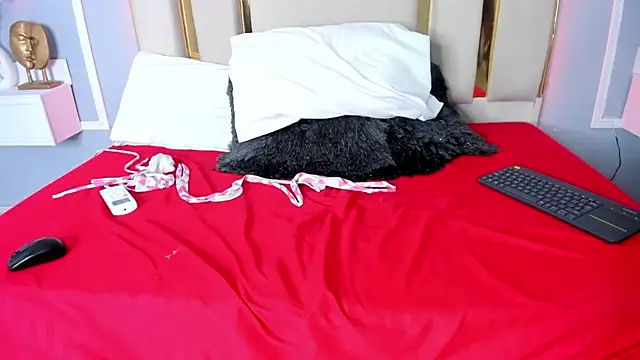 Snapshot of Roxxana-queen chatting on 01/17/25, 08:22 Roxxana-queen online show from 01/17/25, 08:22